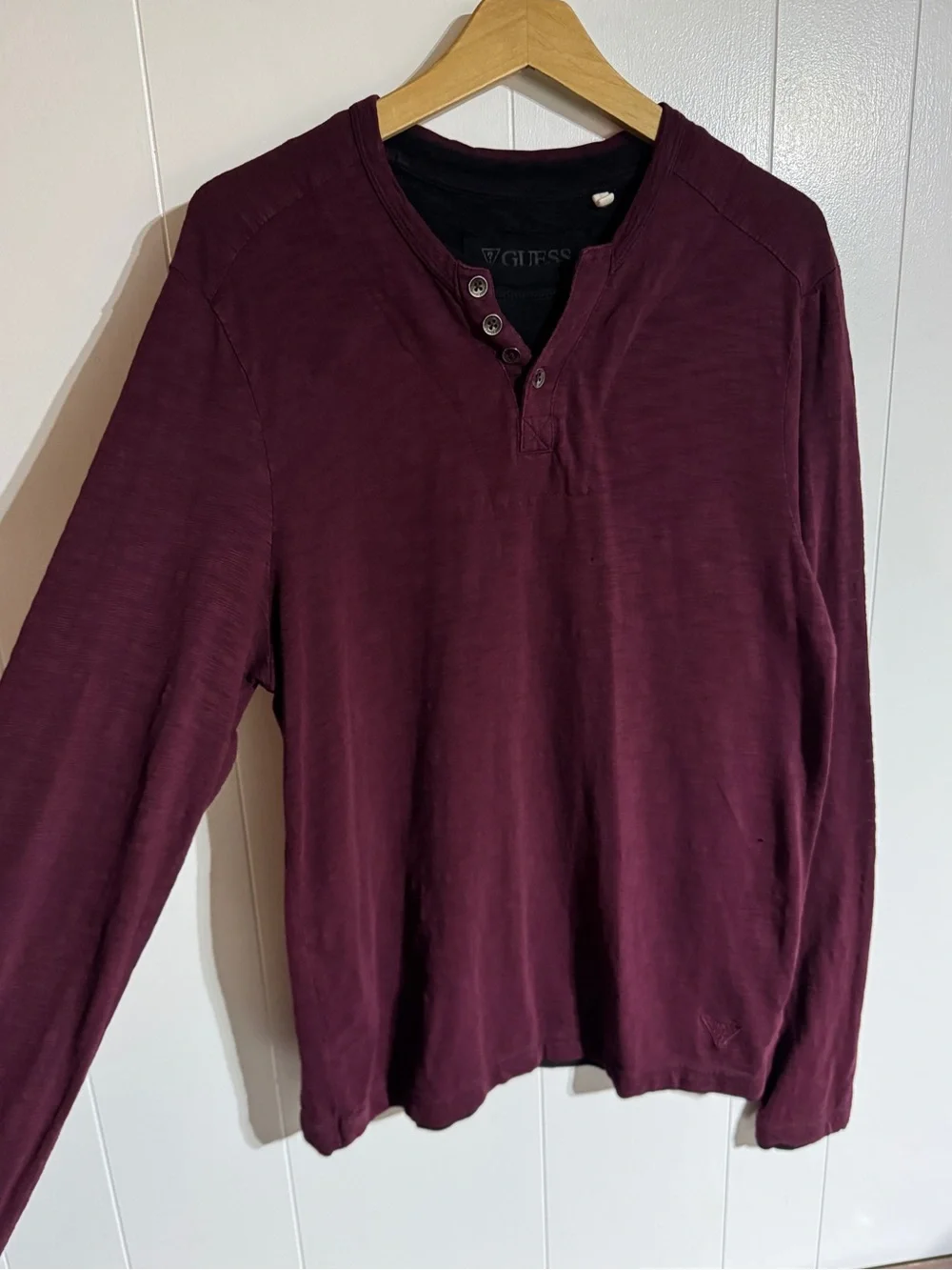 Guess Dark Red Henley Shirt Mens Large Two Tone Affliction Style Y2K Henley Tee